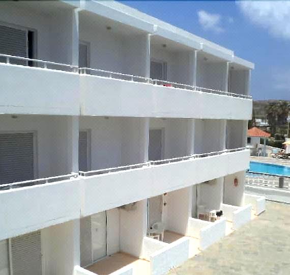 Kamari Bay Hotel